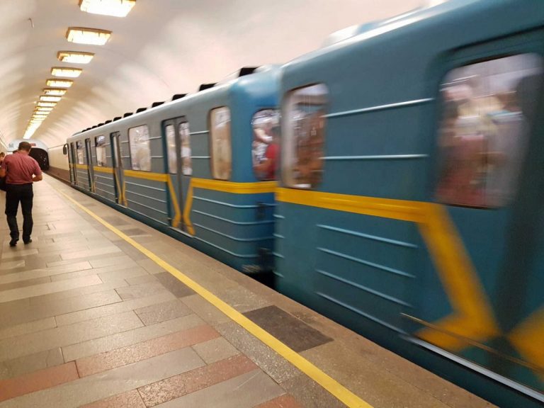 Metroul, redeschis la Kiev după zece săptămâni