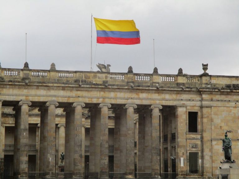 Detaşarea militarilor americani în Columbia este BLOCATĂ în justiţie