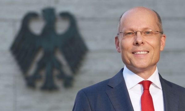 Peter Beyer: Retragerea trupelor americane din Germania este inacceptabilă