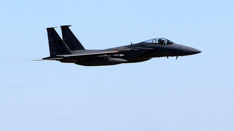Opt avioane de luptă americane F-15 au aterizat în Polonia