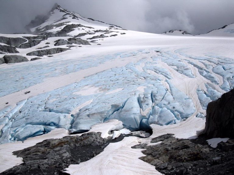 TOPIREA gheţarilor din Noua Zeelandă a produs o cantitate de apă echivalentă cu cea consumată de întreaga ţară (studiu)