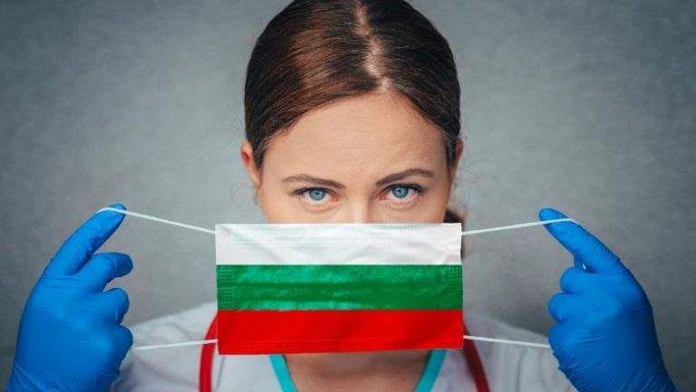 Patruzeci la sută dintre bulgari cred că noul coronavirus este o armă biologică (sondaj)
