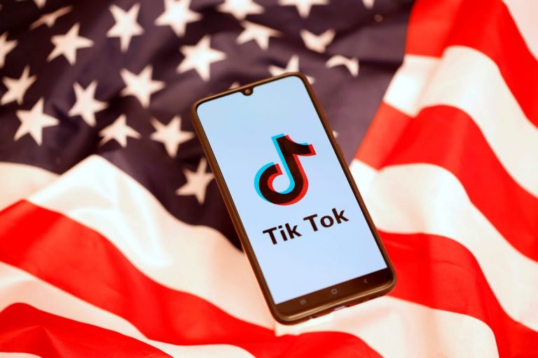Senatul SUA a votat interzicerea aplicaţiei TikTok pe telefoanele angajaţilor guvernului