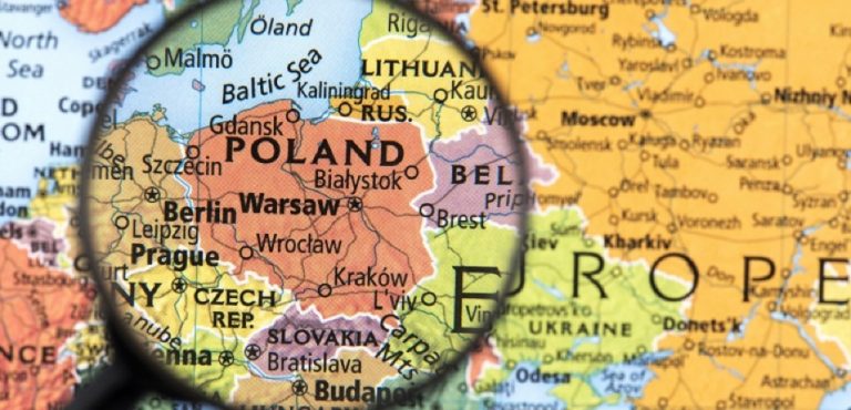 Polonia este supusă unui atac cibernetic ‘fără precedent’