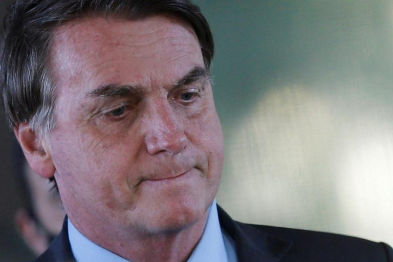 Fostul preşedinte brazilian Bolsonaro îşi va preda paşaportul poliţiei, fiind suspectat de ‘tentativă de lovitură de stat’