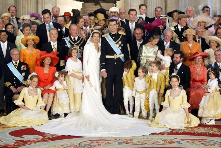 Patru din zece spanioli S-AU SĂTURAT de monarhie