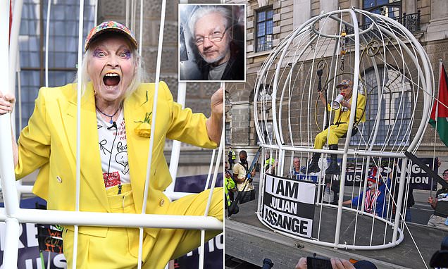 O celebră creatoare de modă s-a băgat singură în COLIVIE pentru a cere eliberarea lui  Julian Assange