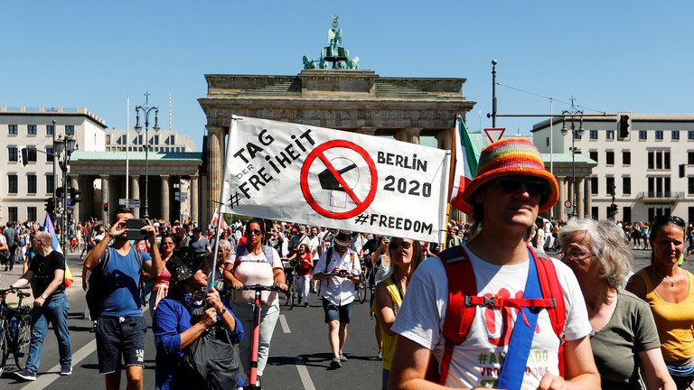 Protestele din Berlin dau naștere unei dezbateri privind dreptul la întrunire