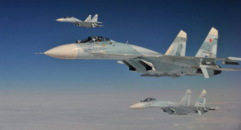 Rusia a interceptat trei aeronave militare britanice deasupra Mării Negre