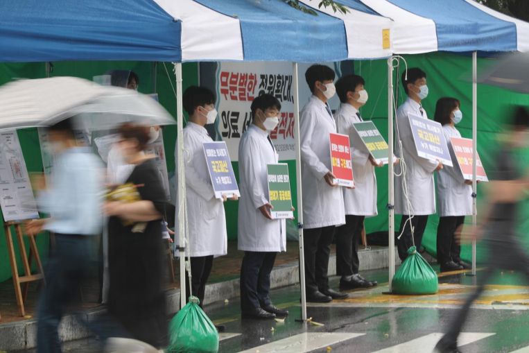 Medicii sud-coreeni nu vor suplimentarea locurilor la facultatea de medicină