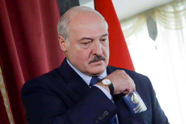 Aleksandr Lukaşenko a depus jurământul pentru un nou mandat de președinte al Belarusului