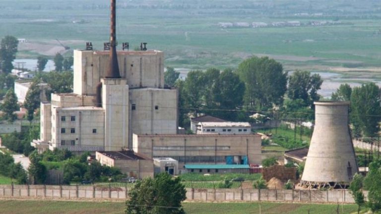 Inundațiile pun în pericol un reactor nuclear din Coreea de Nord