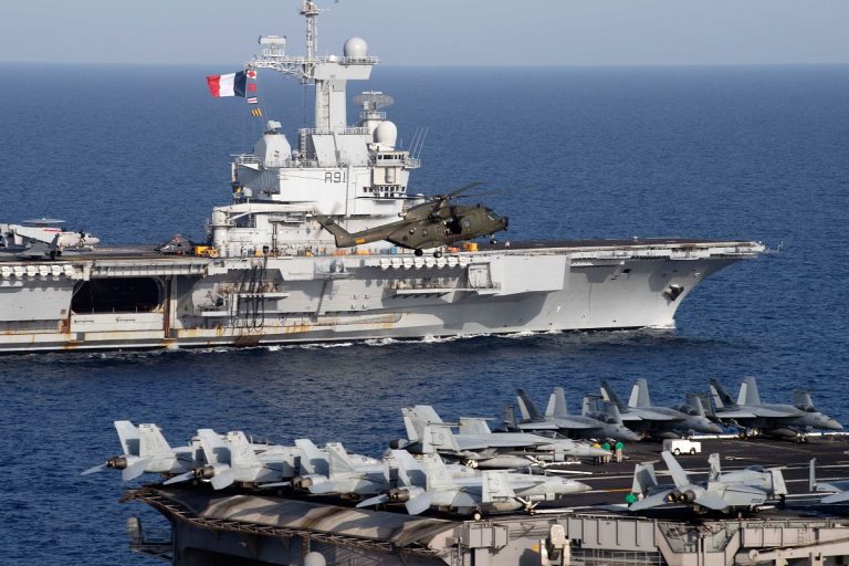 Franţa preia comanda militară în Golful Persic
