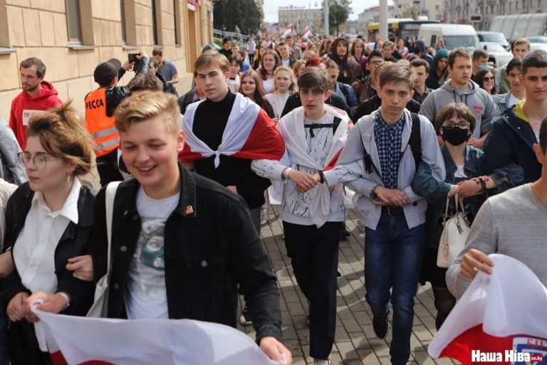 Studenții belaruși încep școala cu un protest împotriva lui Lukaşenko