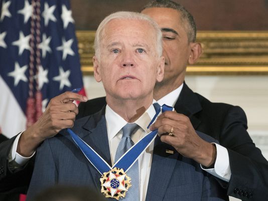 Joe Biden se gândeşte să candideze la fotoliul de la Casa Albă. Ar fi cel mai în vârstă preşedinte american