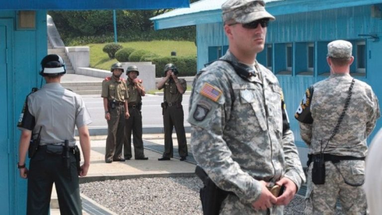 Trump menţine suspansul. Va vizita sau nu Zona Demilitarizată din Coreea?