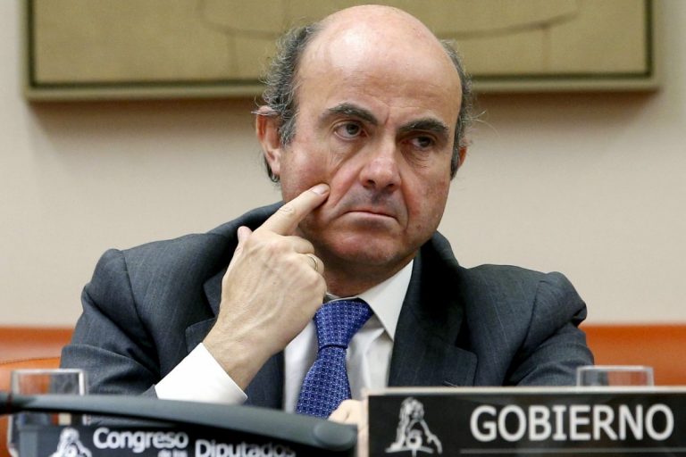Ministrul spaniol al economiei cere funcţionarilor catalani ‘să coopereze’ cu Madridul