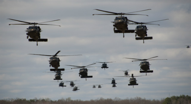 Zeci de elicoptere americane au traversat Belgia spre Europa de Est