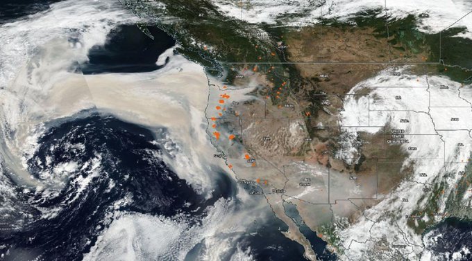 Fumul degajat de incendiile din SUA trece Atlanticul şi ajunge în Europa