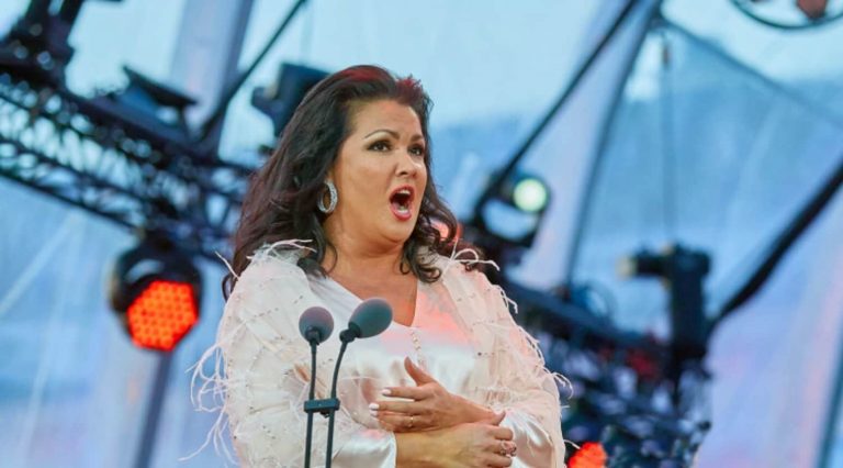 Sancţiunile Kievului nu au efect asupra sopranei Anna Netrebko