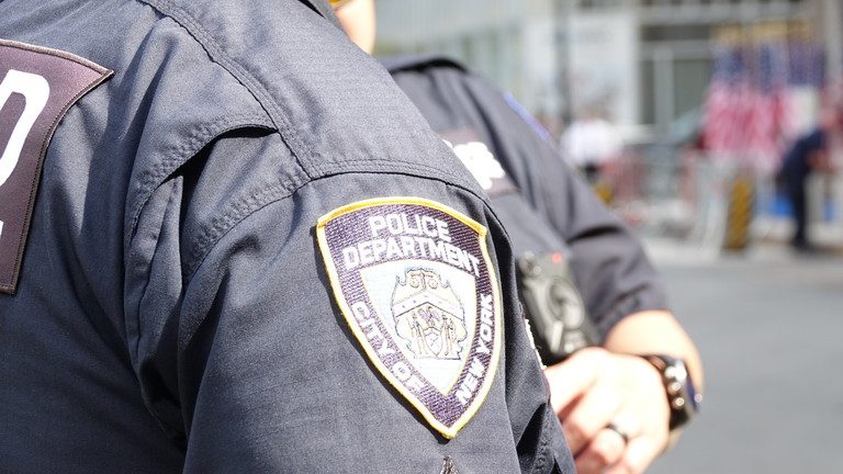 Poliţist NYPD inculpat pentru SPIONAJ în favoarea Chinei