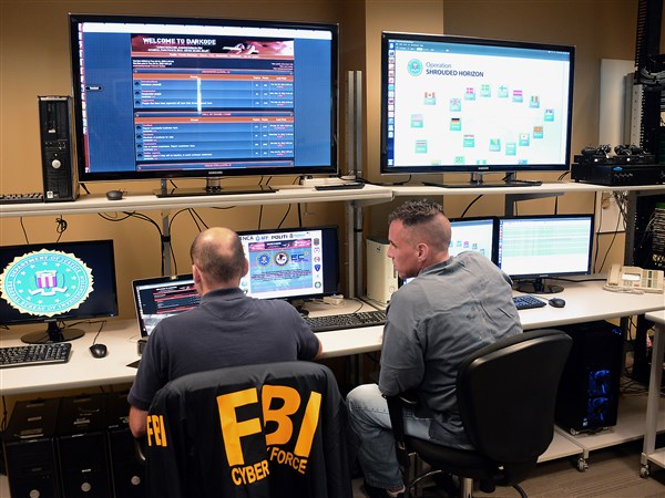 FBI investighează circa 100 de tipuri de atacuri ransomware