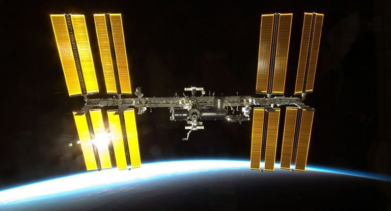 Probleme pentru cosmonauții de pe SSI. Impactul cu un meteorit a provocat o scurgere de aer la bord