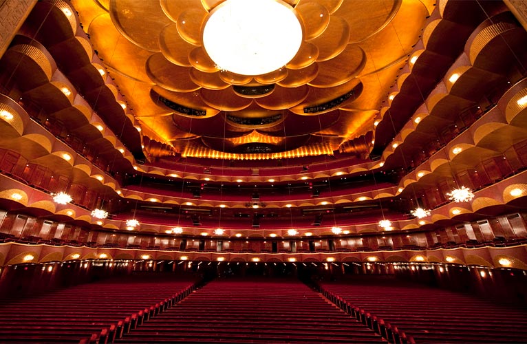Met Opera din New York cere tuturor muzicienilor şi spectatorilor să fie vaccinaţi cu doza ‘booster’