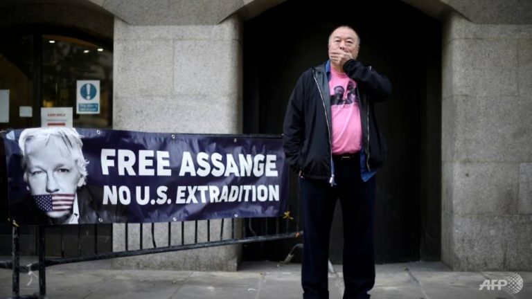 Protest tăcut pentru eliberarea lui Julian Assange