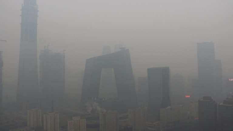 Smogul a omorât 49.000 de persoane Beijing şi Shanghai