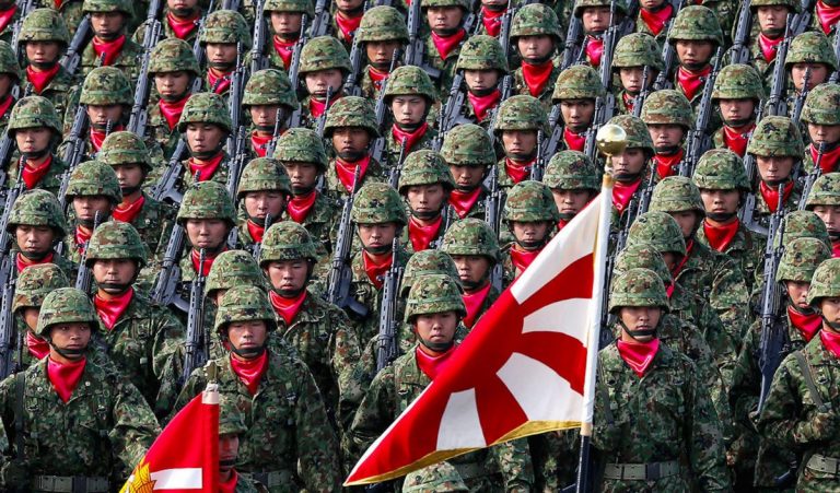 Cum încearcă Japonia să-i atragă pe tineri să se înroleze în armată