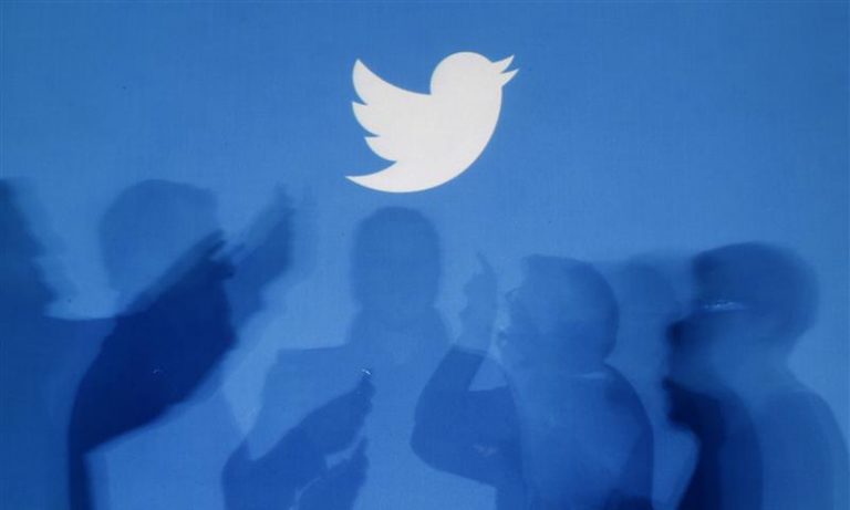 Twitter, somată să dezvăluie identitatea proprietarului unui cont complotist