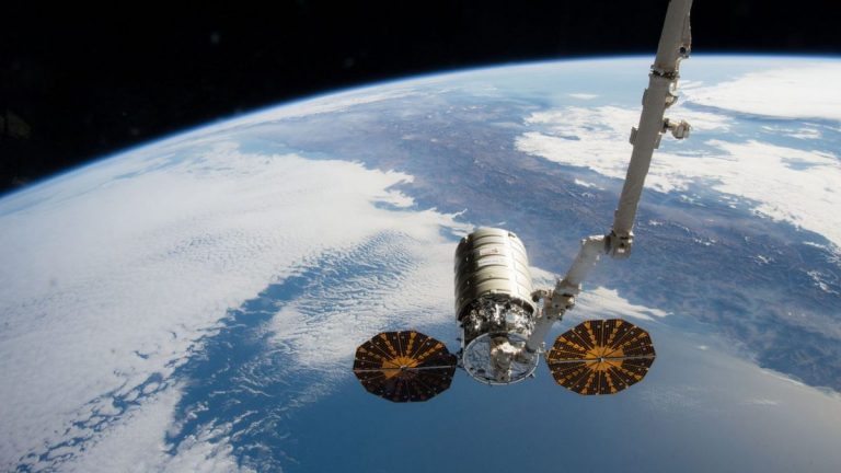 O capsulă spaţială din gama Cygnus, fără echipaj uman, s-a conectat la Staţia Spaţială Internaţională