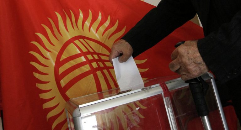 Partidele apropiate preşedintelui prorus au câştigat alegerile din Kîrgîzstan