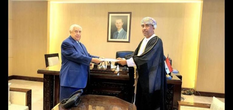 Oman este primul stat din Golf care îşi REACREDITEAZĂ un ambasador în Siria