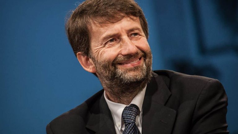 Un ministru italian cere restricții mai dure anti-COVID