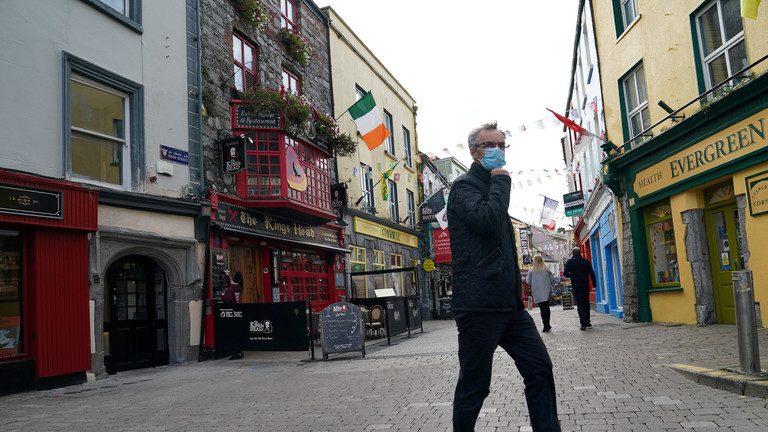 Irlanda prelungeşte al treilea lockdown până la 5 martie; carantină obligatorie pentru cei care sosesc în țară