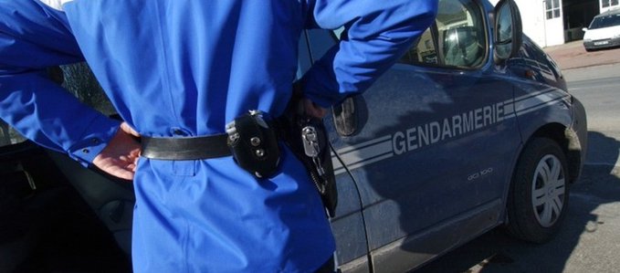 Hit and run: Un jandarm francez a fost lovit intenționat de o mașină care circula cu viteză