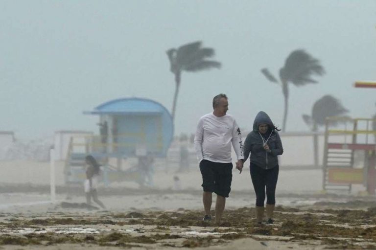 Furtuna tropicală Eta a ajuns în Florida după ce a devastat America Centrală