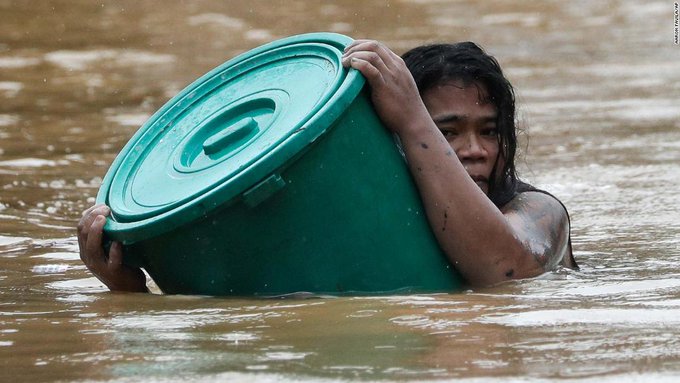 Taifunul Vamco a luat cu el 42 de vieţi! 20 de oameni sunt încă daţi dispăruţi