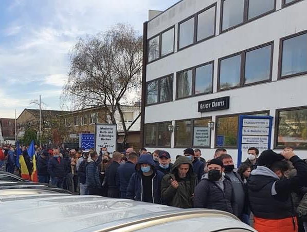 Secţia de votare din Frankfurt a fost ÎNCHISĂ! Moldovenii n-au mai putut să voteze după o alertă teroristă