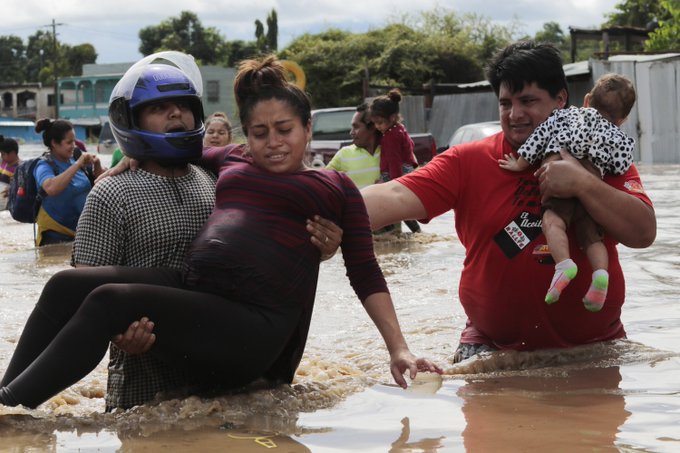 Peste 40 de persoane au murit în America Centrală şi America de Sud ca urmare a furtunii Iota