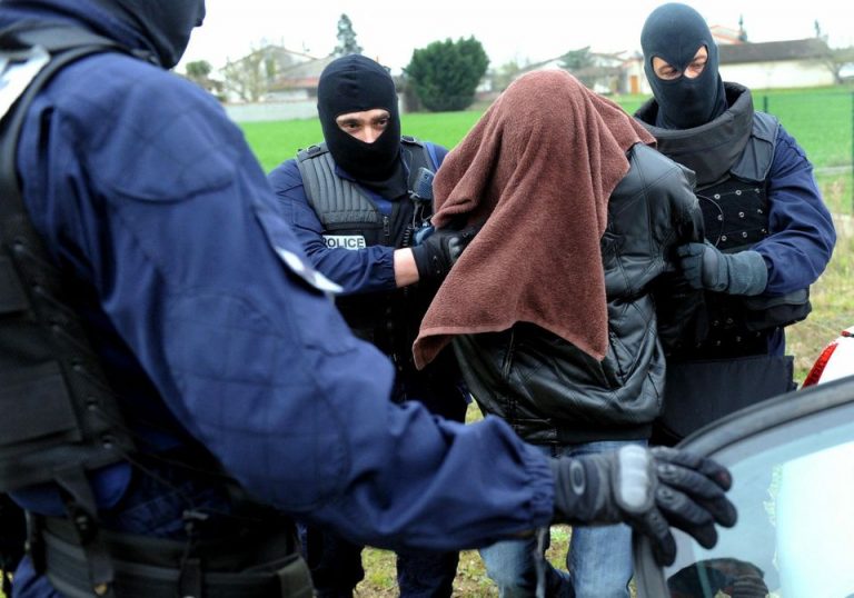 Operaţiune antitero în Franţa: Şapte sirieni au fost arestaţi