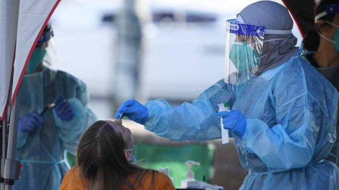 17 cazuri noi de coronavirus obligă sute de mii de australieni să rămână în case