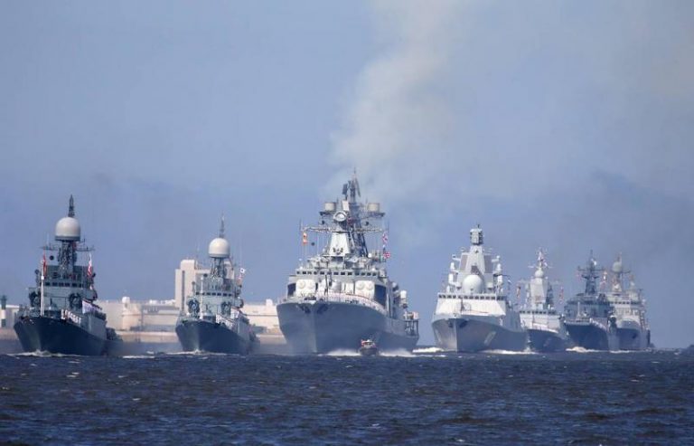 Marina rusă TRAGE cu muniţie de război în Marea Neagră