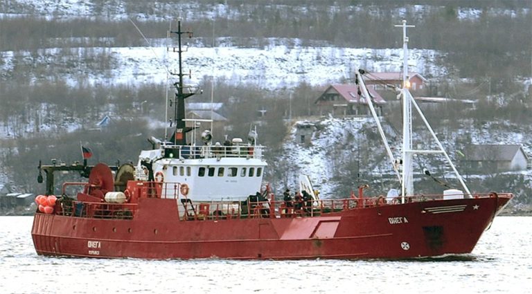 Un pescador rusesc s-a scufundat în Marea Barenţ! 17 marinari au fost înghiţiţi de valuri