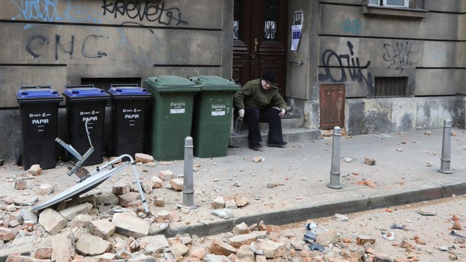 Mii de croaţi dorm în maşini sau adăposturi după seismul de săptămâna trecută