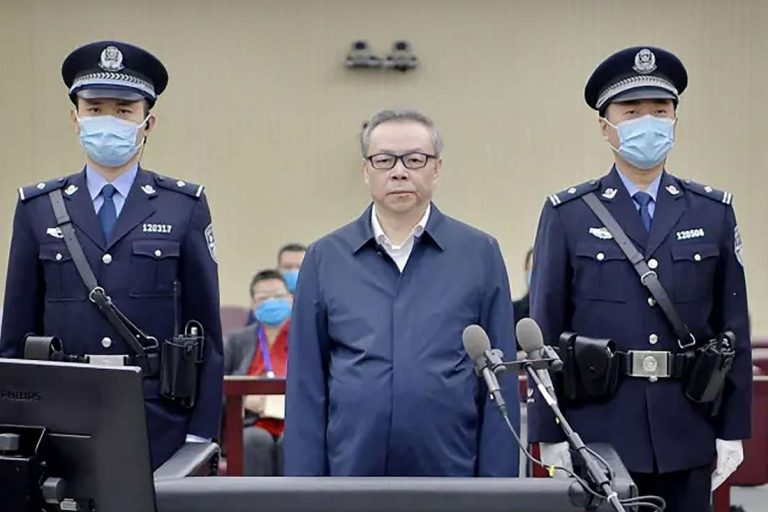 Un oligarh chinez a fost condamnat la moarte pentru ‘corupţie şi bigamie’