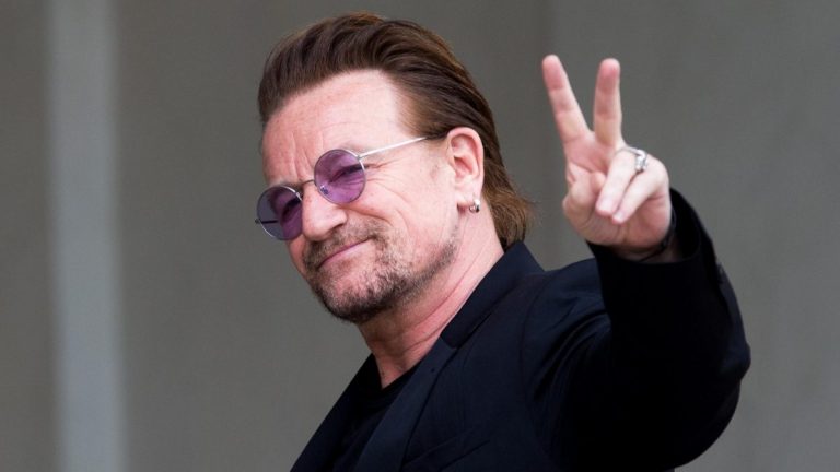 Solistul trupei U2, implicat în scandalul ‘Paradise Papers’. Cum a cumpărat Bono un mall din Lituania