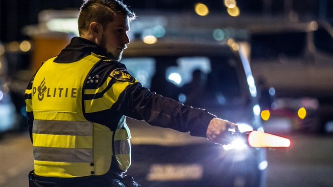 Noile restricții din Olanda s-au lăsat cu bătăi de stradă, amenzi și multe arestări – VIDEO
